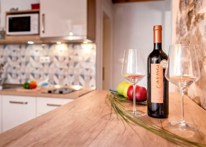 Old Town Mare 赫瓦尔