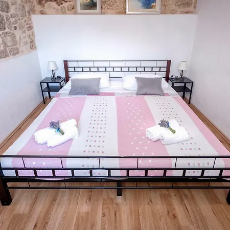 Old Town Mare * Χβαρ